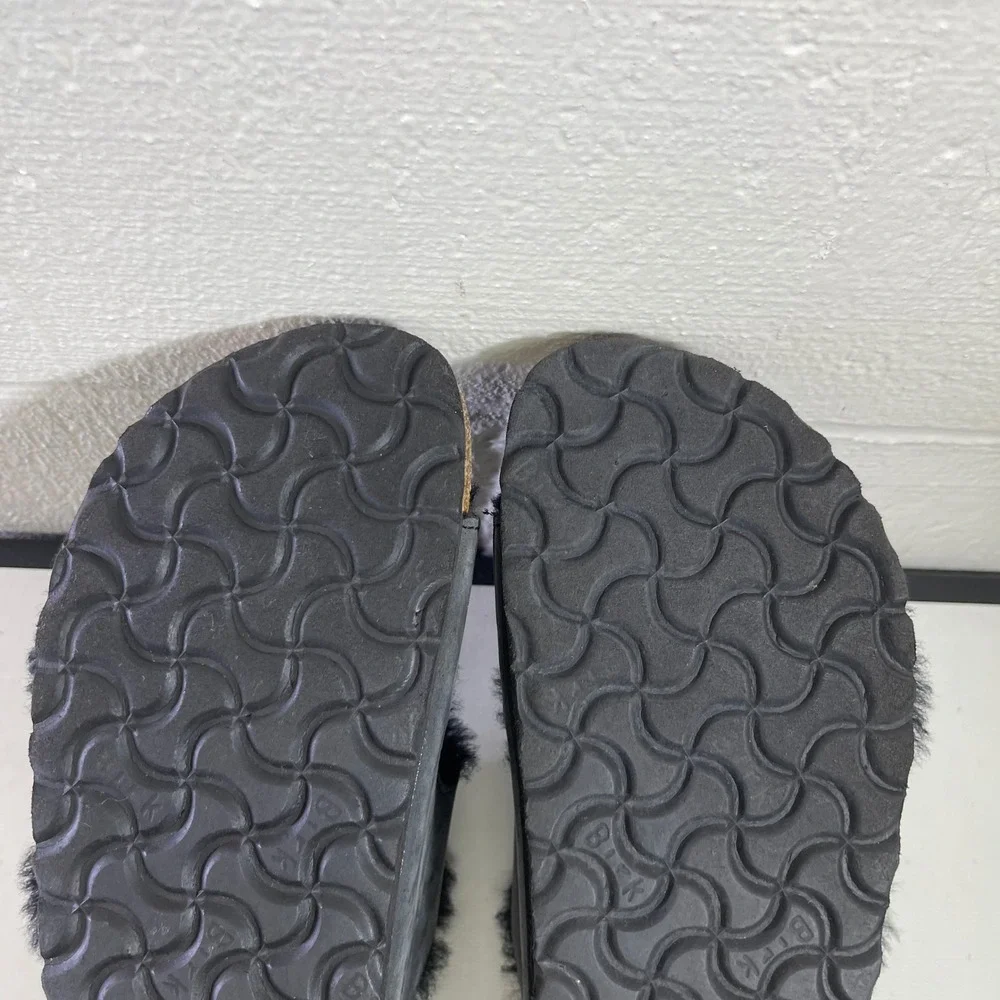 Birkenstock Arizona Big Buckle Black Shearling Sandals Slides Womens 36 EU/5 US‎